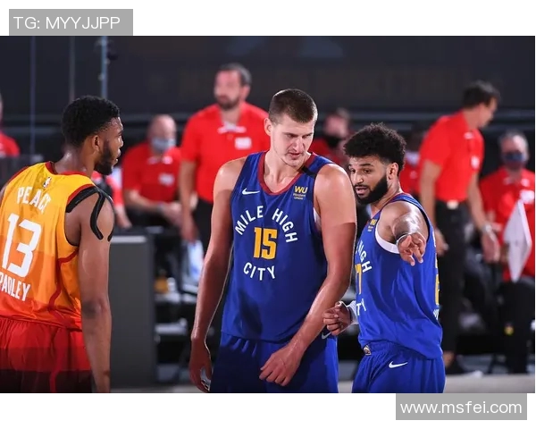 南部鲨鱼与马纳瓦的激烈对决揭示了足球战术的新趋势与挑战 南部鲨鱼与马纳瓦的激烈对决揭示了足球战术的新趋势与挑战