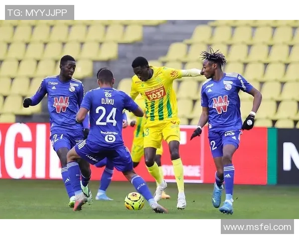 法甲激战斯特拉斯堡迎战马赛双方争夺关键积分展现实力较量